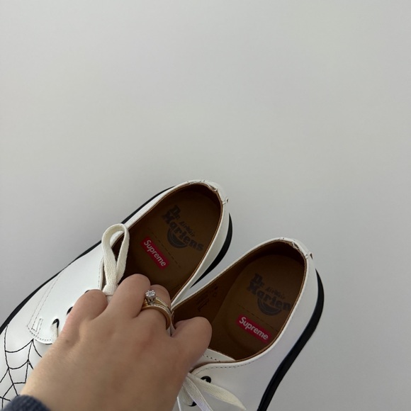 SUPREME x DR. MARTENS 1461 in Spiderweb White - Picture 6 of 8